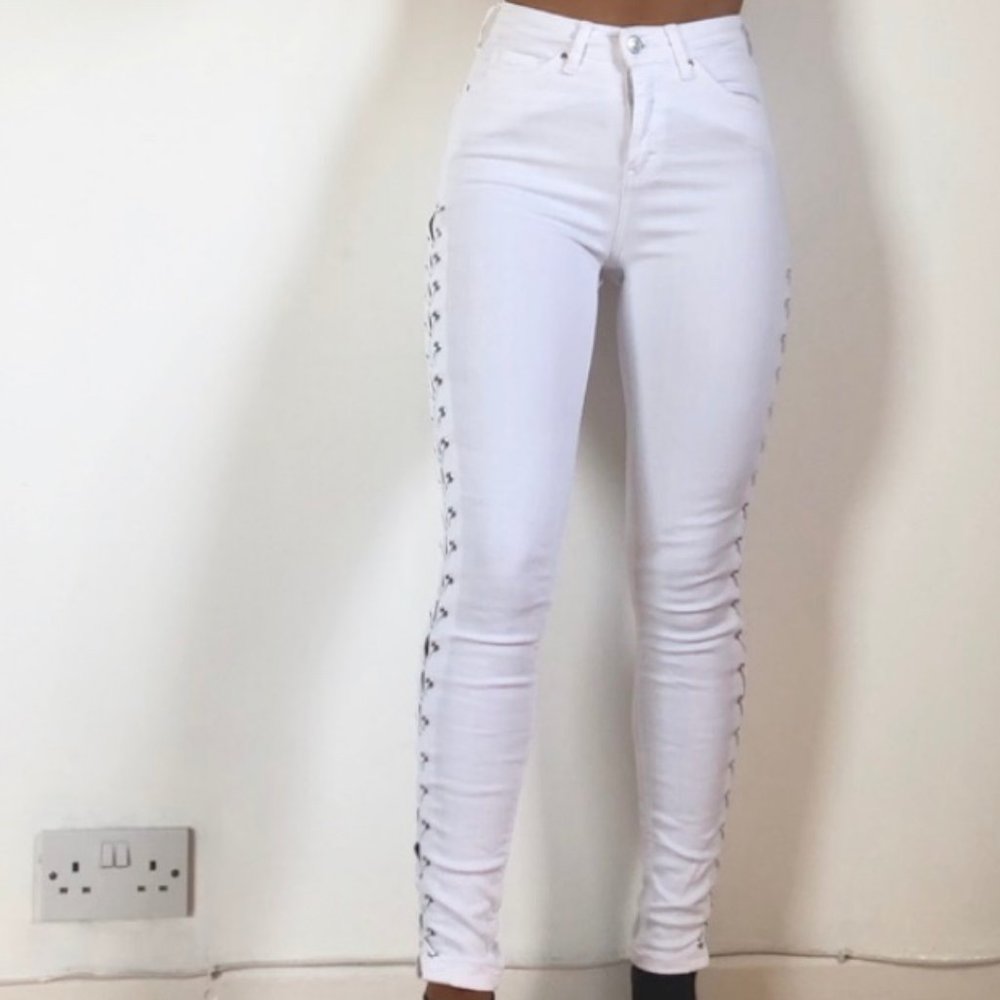 WHITE PANTS
